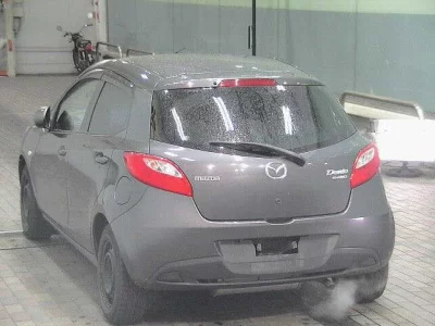 Mazda DEMIO  с аукциона в Японии