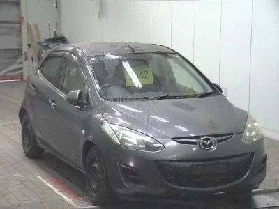 Mazda DEMIO  с аукциона в Японии