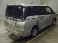 Toyota VOXY лот № 7245 оценка RA  с аукциона в Японии 1