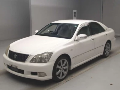 Toyota CROWN  с аукциона в Японии
