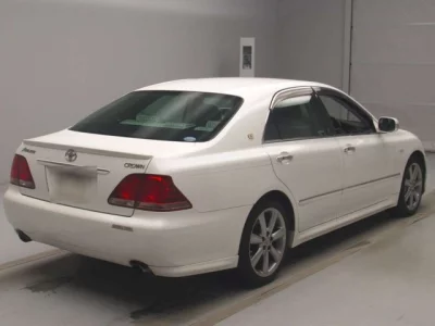 Toyota CROWN  с аукциона в Японии