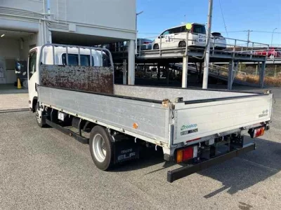 Isuzu ELF  с аукциона в Японии