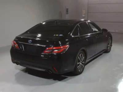 Toyota CROWN  с аукциона в Японии