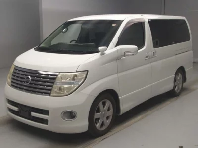 Nissan ELGRAND  с аукциона в Японии