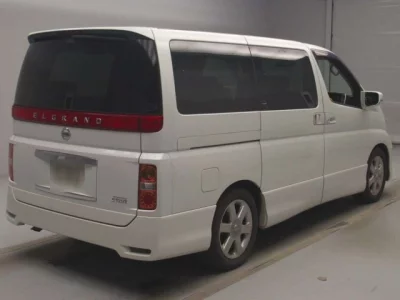 Nissan ELGRAND  с аукциона в Японии