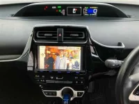 Toyota PRIUS лот № 30042 оценка 4  с аукциона в Японии 5