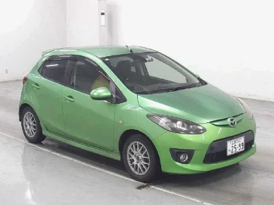 Mazda DEMIO  с аукциона в Японии