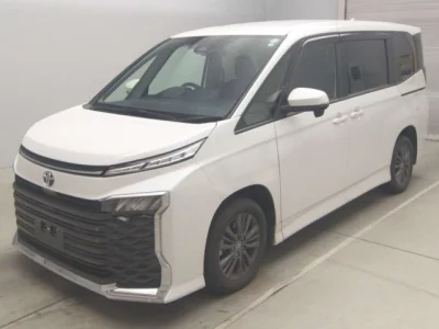 Toyota VOXY  с аукциона в Японии