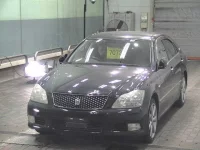 Toyota CROWN лот № 7073 оценка 4  с аукциона в Японии 2