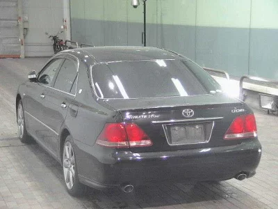 Toyota CROWN  с аукциона в Японии