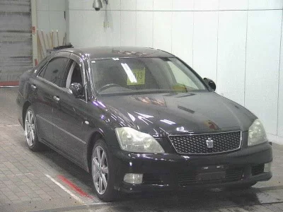 Toyota CROWN  с аукциона в Японии