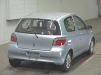 Toyota VITZ лот № 7077 оценка R  с аукциона в Японии 3