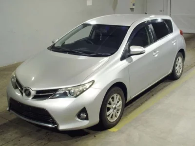 Toyota AURIS  с аукциона в Японии