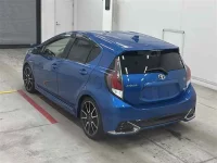 Toyota AQUA лот № 30061 оценка 4  с аукциона в Японии 1