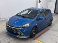 Toyota AQUA лот № 30061 оценка 4  с аукциона в Японии 3