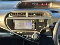 Toyota AQUA лот № 30061 оценка 4  с аукциона в Японии 5