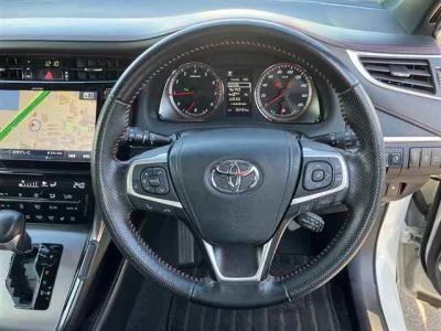 Toyota HARRIER  с аукциона в Японии