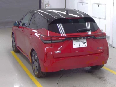 Nissan AURA  с аукциона в Японии