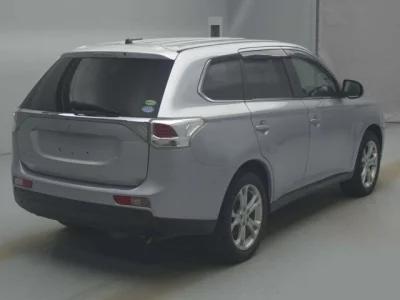 Mitsubishi OUTLANDER  с аукциона в Японии
