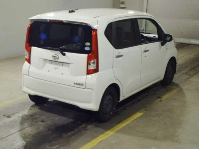 Daihatsu MOVE  с аукциона в Японии