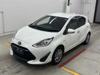 Toyota AQUA лот № 30066 оценка 3.5  с аукциона в Японии 3