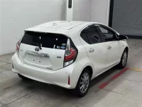 Toyota AQUA лот № 30066 оценка 3.5  с аукциона в Японии 4