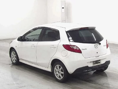 Mazda DEMIO  с аукциона в Японии