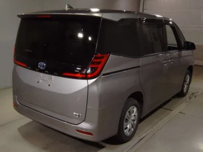 Toyota NOAH  с аукциона в Японии