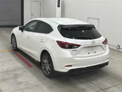 Mazda AXELA  с аукциона в Японии