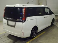 Toyota ESQUIRE лот № 8012 оценка 3.5  с аукциона в Японии 1