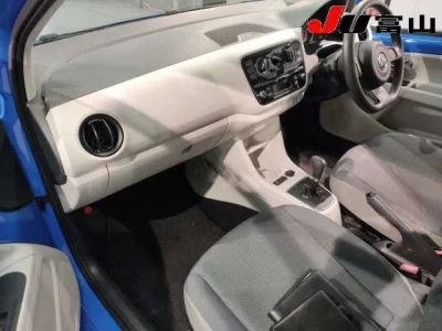 Volkswagen UP  с аукциона в Японии