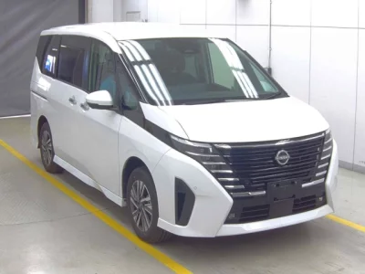 Nissan SERENA  с аукциона в Японии