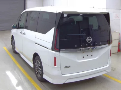 Nissan SERENA  с аукциона в Японии