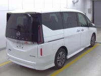 Nissan SERENA лот № 1017 оценка 4  с аукциона в Японии 3