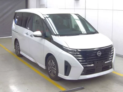 Nissan SERENA  с аукциона в Японии