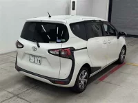 Toyota SIENTA лот № 30082 оценка 4  с аукциона в Японии 4