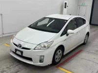 Toyota PRIUS лот № 30086 оценка 3.5  с аукциона в Японии 3