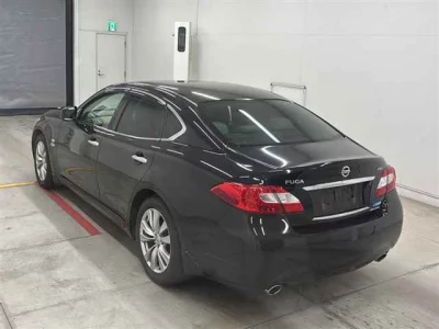 Nissan FUGA  с аукциона в Японии