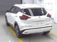 Nissan KICKS лот № 1019 оценка 4  с аукциона в Японии 1