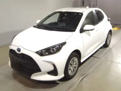 Toyota YARIS  с аукциона в Японии