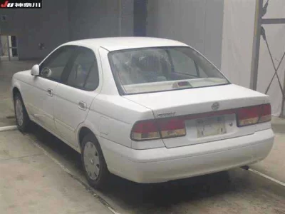 Nissan SUNNY  с аукциона в Японии