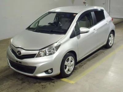 Toyota VITZ  с аукциона в Японии