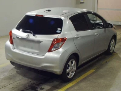 Toyota VITZ  с аукциона в Японии