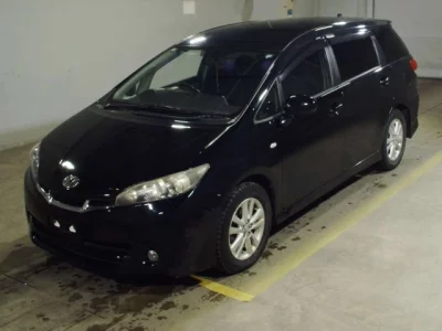 Toyota WISH  с аукциона в Японии