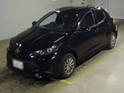 Toyota YARIS  с аукциона в Японии