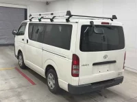 Toyota HIACE VAN лот № 30107 оценка 3.5  с аукциона в Японии 1