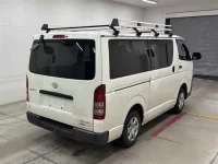Toyota HIACE VAN лот № 30107 оценка 3.5  с аукциона в Японии 4
