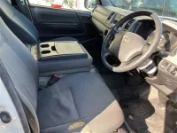 Toyota HIACE VAN лот № 30107 оценка 3.5  с аукциона в Японии 6