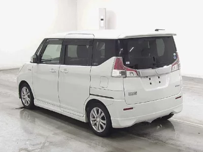 Mitsubishi DELICA D2  с аукциона в Японии