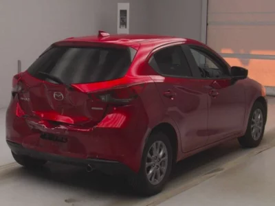 Mazda MAZDA2  с аукциона в Японии